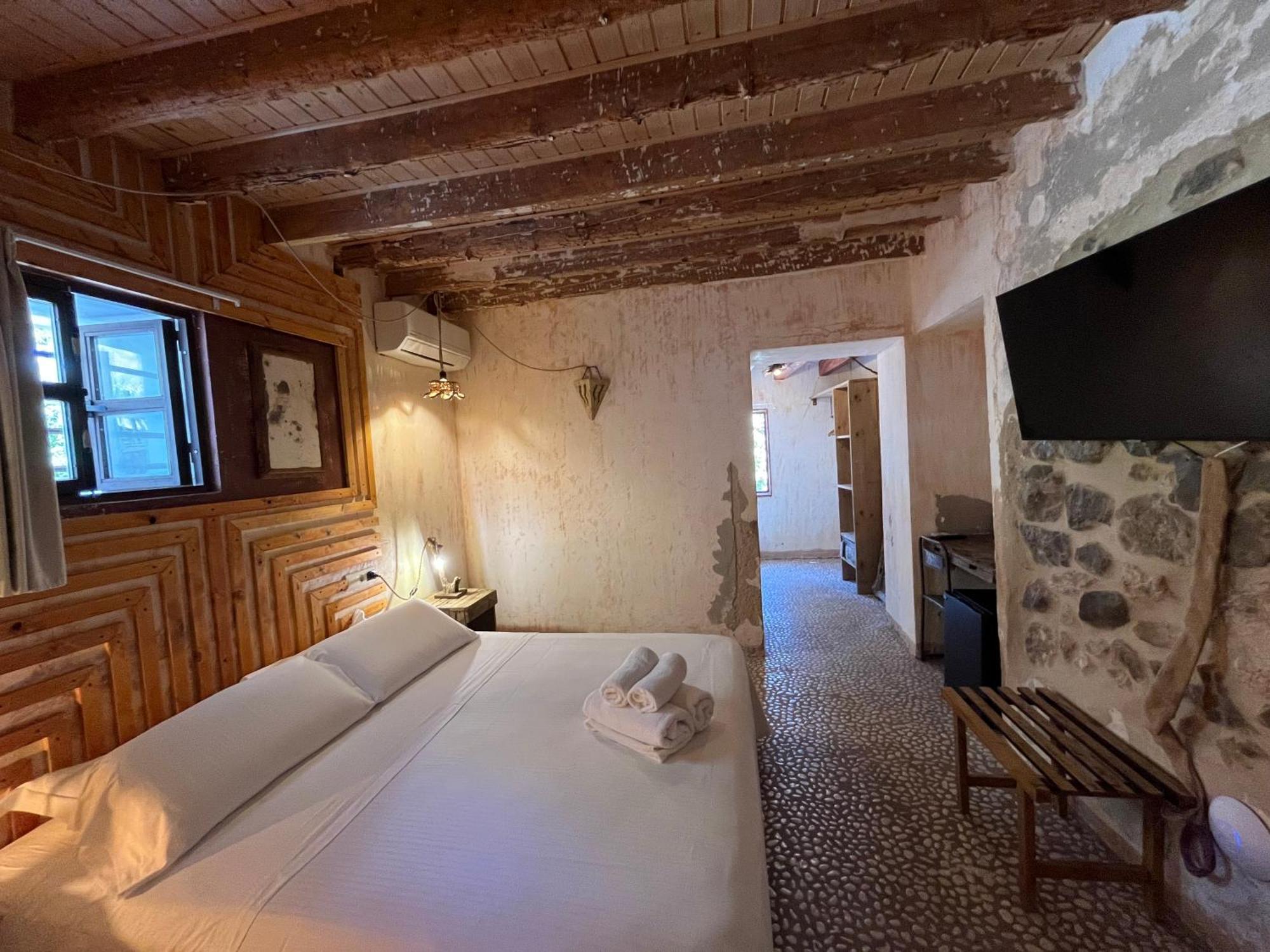 Boutique Hostal La Curandera De Salinas Sant Francesc de s'Estany Exterior photo